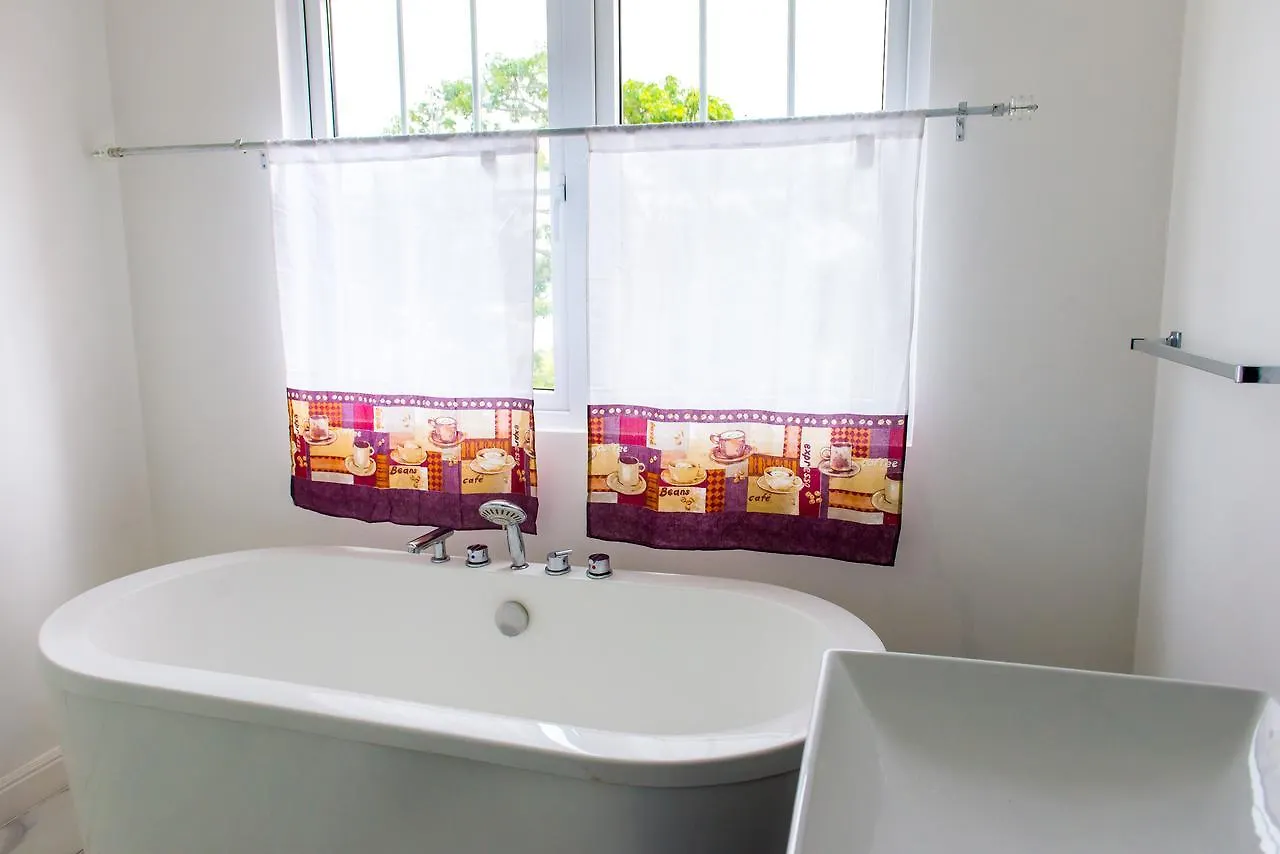 Little Bay Country Club - 2 Bedroom 네그릴 0*,  자메이카