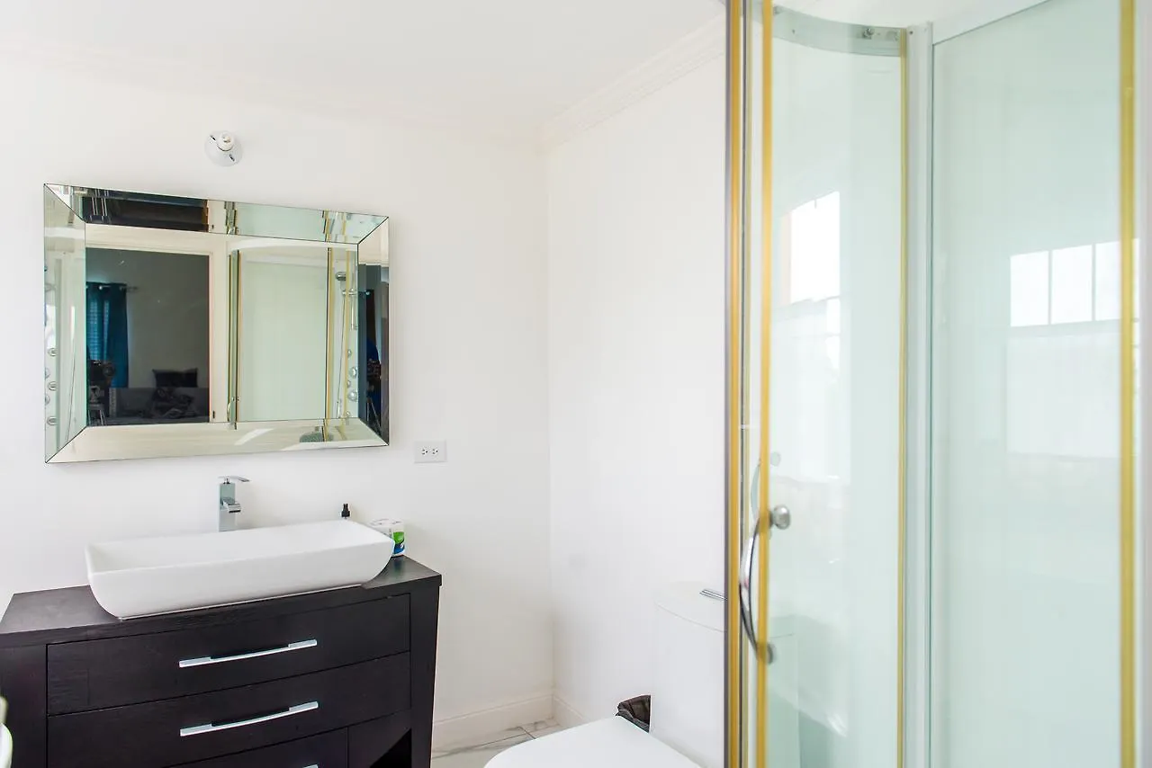 펜션 Little Bay Country Club - 2 Bedroom 네그릴